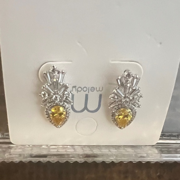 NWT Yellow and Sliver Stud Earrings - Picture 2 of 4